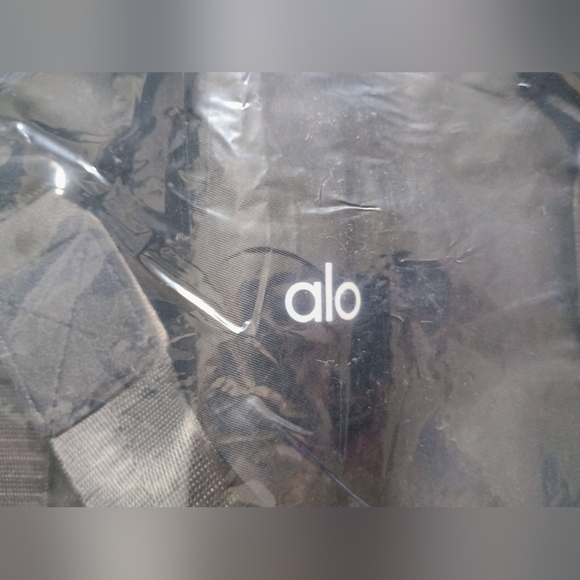 Alo Yoga Gym Travel Duffle Tote Bag Black - Picture 3 of 6